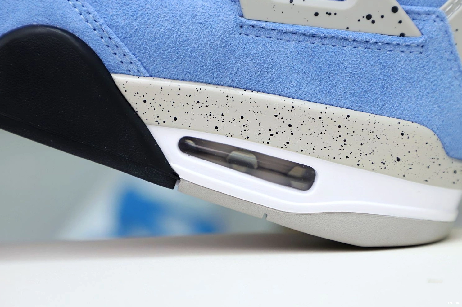 JORDAN BLUE UNIVERSITY 4 AIR 1016